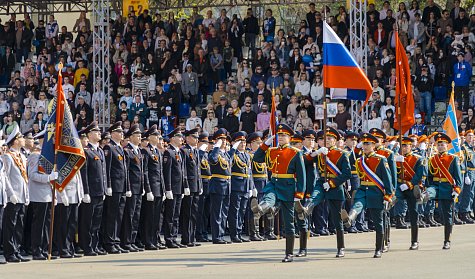 Оренбуржцы отмечают главный праздник страны